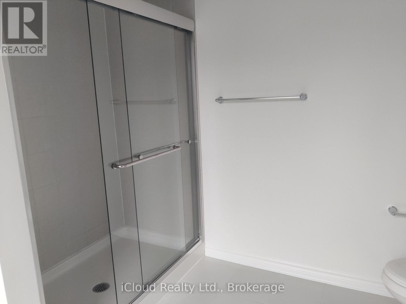 26 Milt Schmidt Street, Kitchener, Ontario  N2R 0T2 - Photo 4 - X14034714