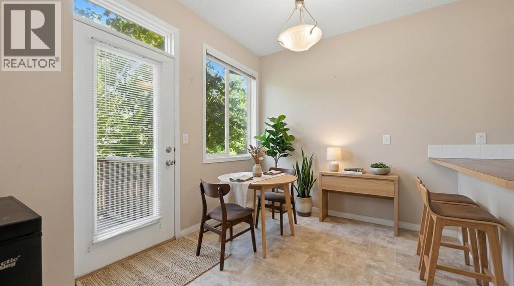 124 Everridge Gardens Sw, Calgary, Alberta T2Y 0G9 - Photo 5 - A2329599