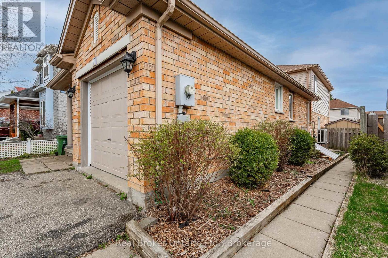 B - 14 Southcreek Trail, Guelph, Ontario  N1G 4Y8 - Photo 2 - X14034732