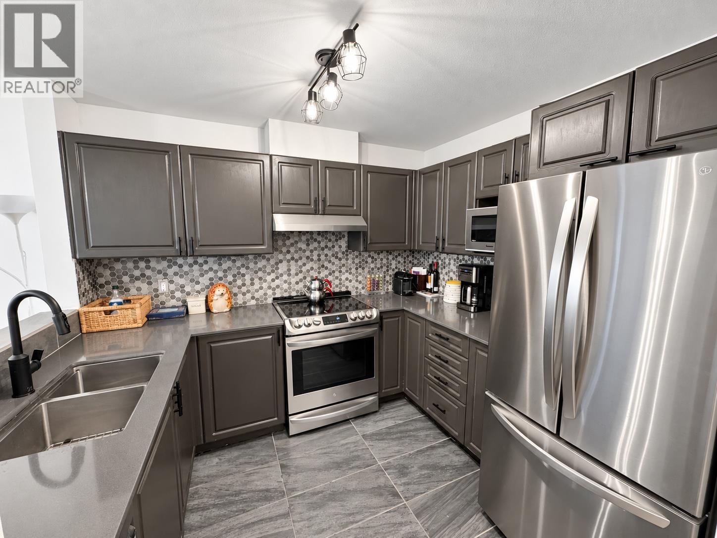 504 137 West 17th Street, North Vancouver, British Columbia  V7M 1V5 - Photo 5 - R3175271