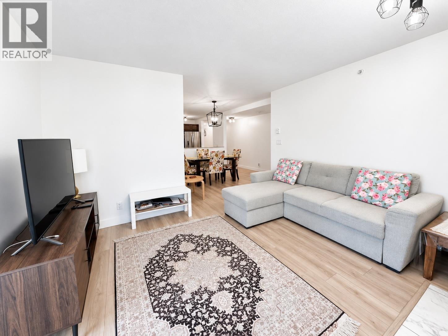 504 137 West 17th Street, North Vancouver, British Columbia  V7M 1V5 - Photo 2 - R3175271