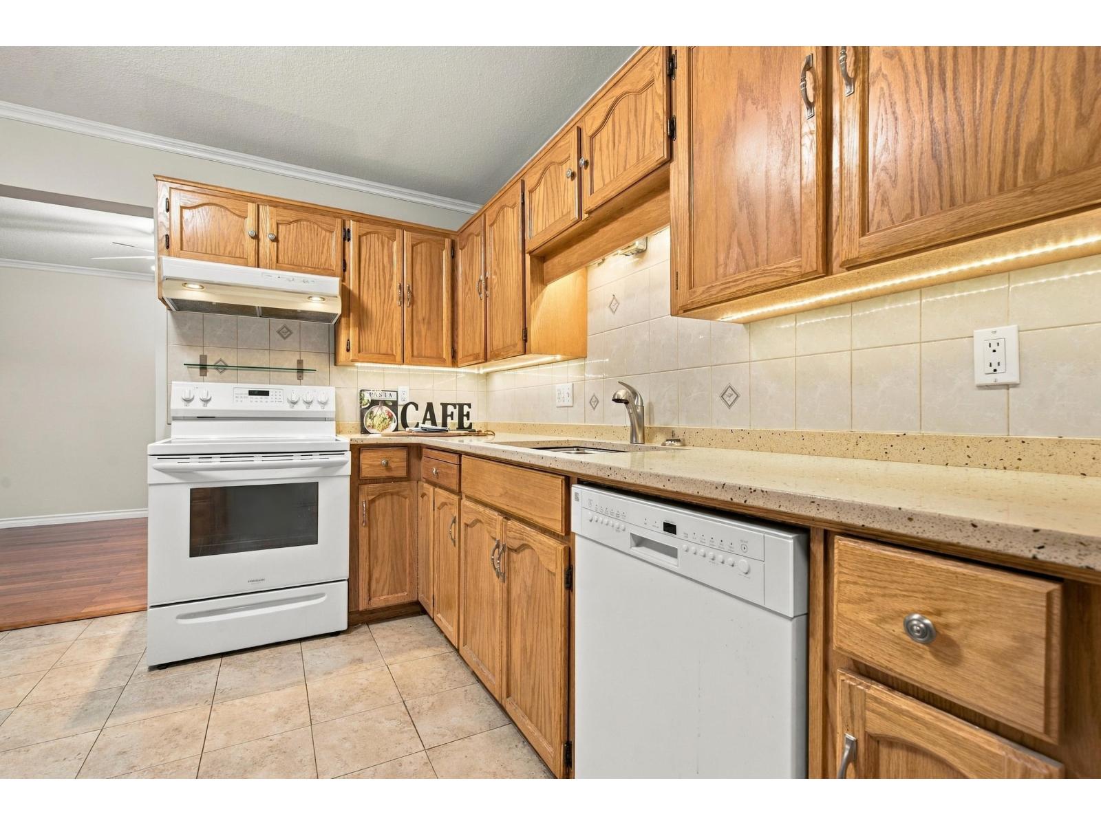 110 5375 205 Street, Langley, British Columbia  V3A 7V7 - Photo 4 - R3155601