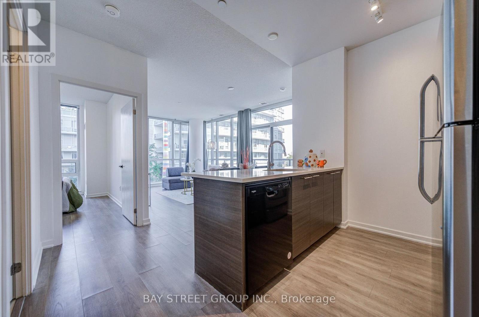 212 - 66 Forest Manor Road, Toronto, Ontario  M2J 0B7 - Photo 7 - C14034778