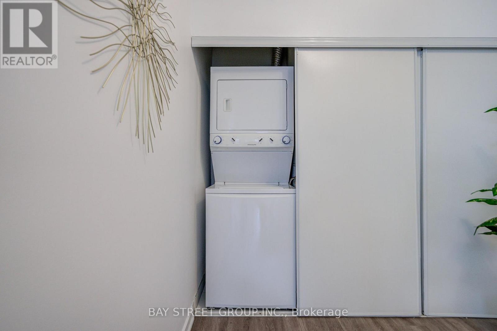212 - 66 Forest Manor Road, Toronto, Ontario  M2J 0B7 - Photo 8 - C14034778