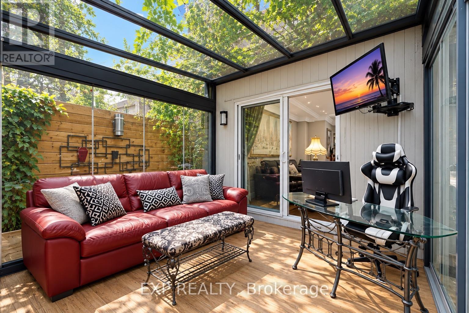 Main - 321 Mutual Street, Toronto, Ontario  M4Y 1X6 - Photo 10 - C14034784