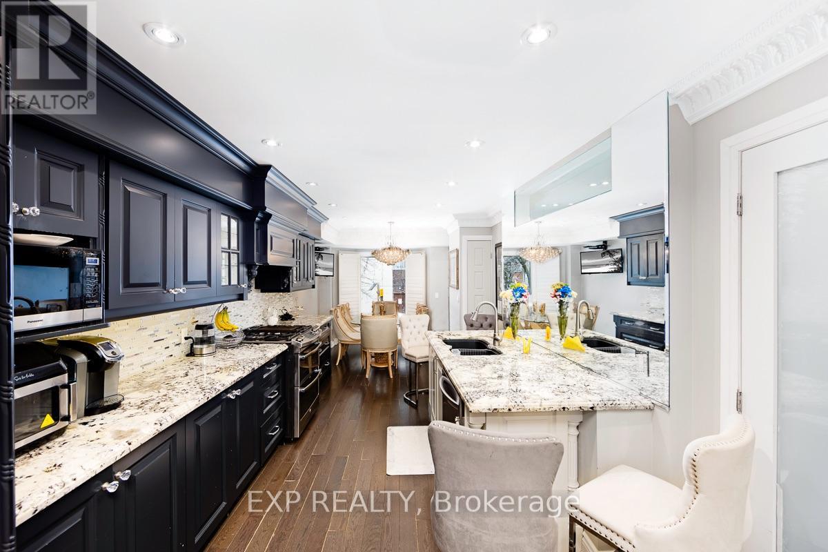 Main - 321 Mutual Street, Toronto, Ontario  M4Y 1X6 - Photo 2 - C14034784