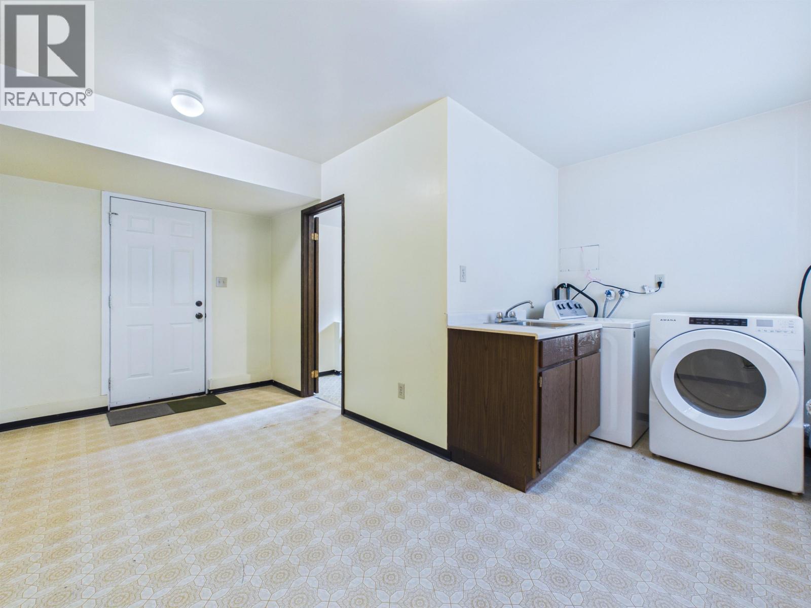 8420 Demorest Drive, Richmond, British Columbia  V7A 4M1 - Photo 12 - R3174505