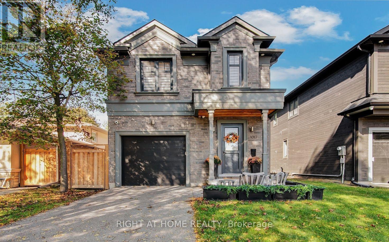 1017 LORNE PARK ROAD, Mississauga, Ontario