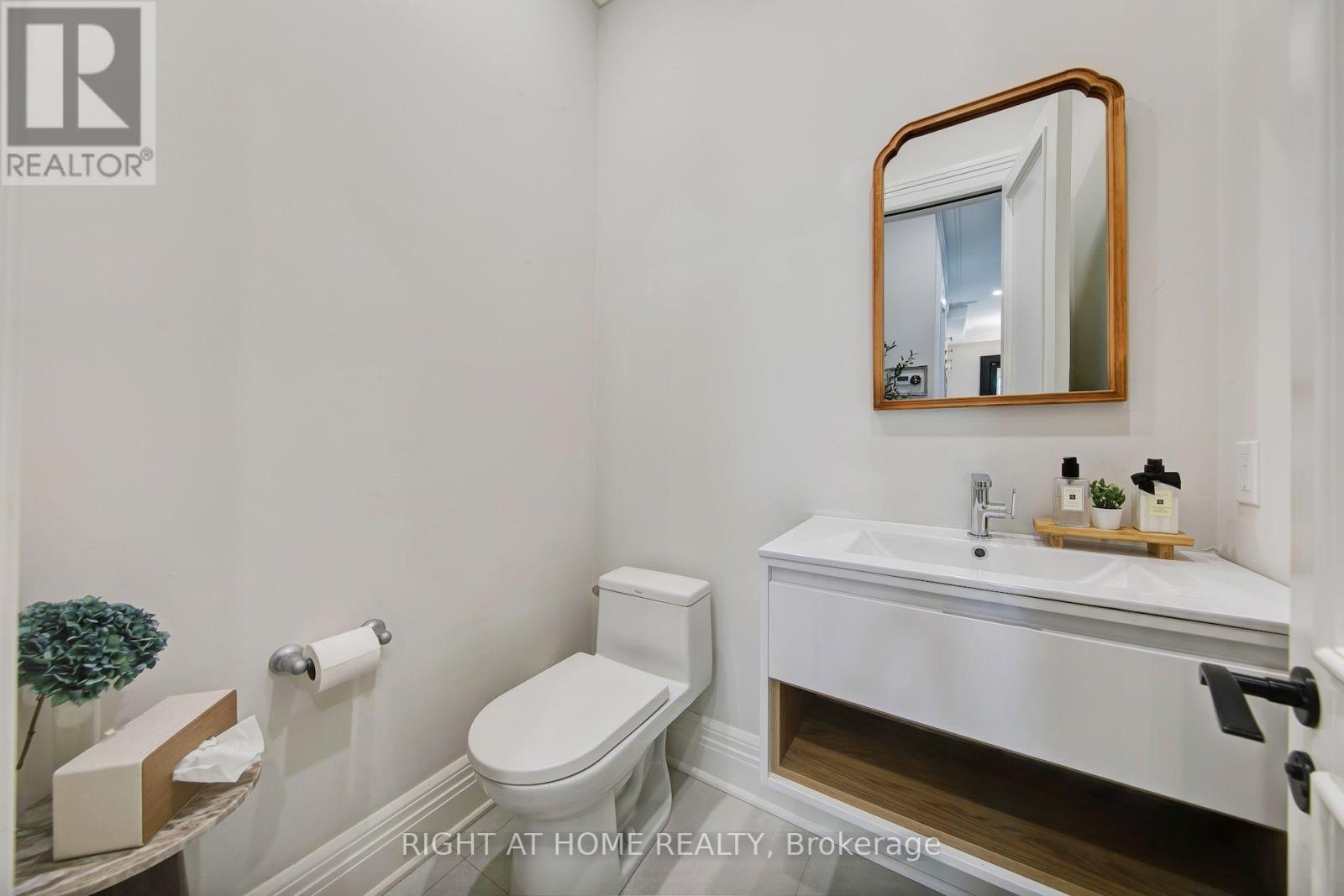 1017 Lorne Park Road, Mississauga, Ontario  L5H 2Z9 - Photo 17 - W14034756