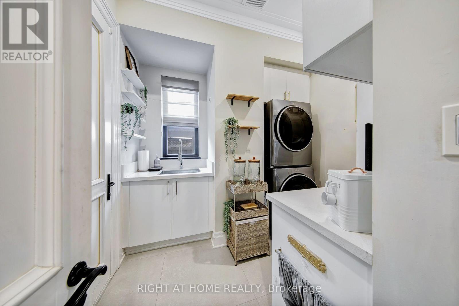 1017 Lorne Park Road, Mississauga, Ontario  L5H 2Z9 - Photo 18 - W14034756