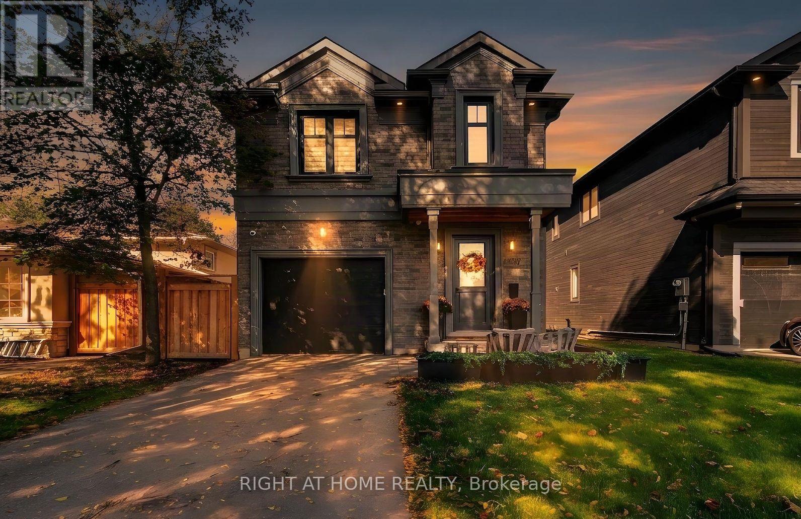 1017 Lorne Park Road, Mississauga, Ontario  L5H 2Z9 - Photo 2 - W14034756