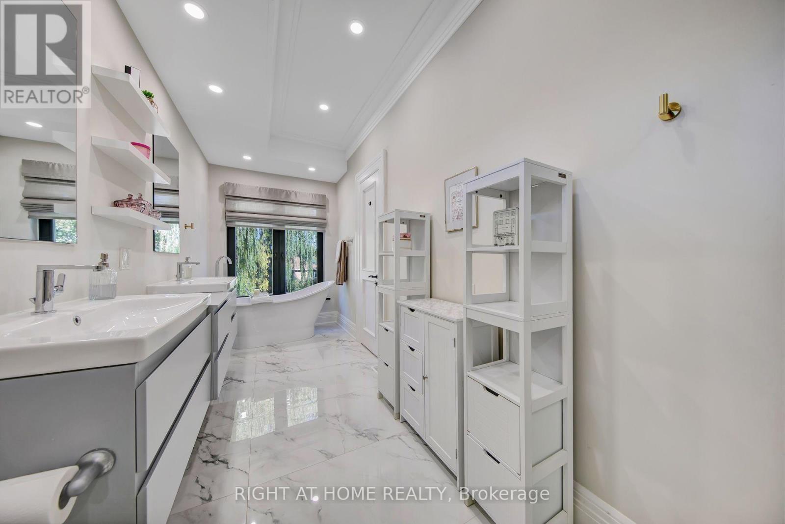 1017 Lorne Park Road, Mississauga, Ontario  L5H 2Z9 - Photo 24 - W14034756