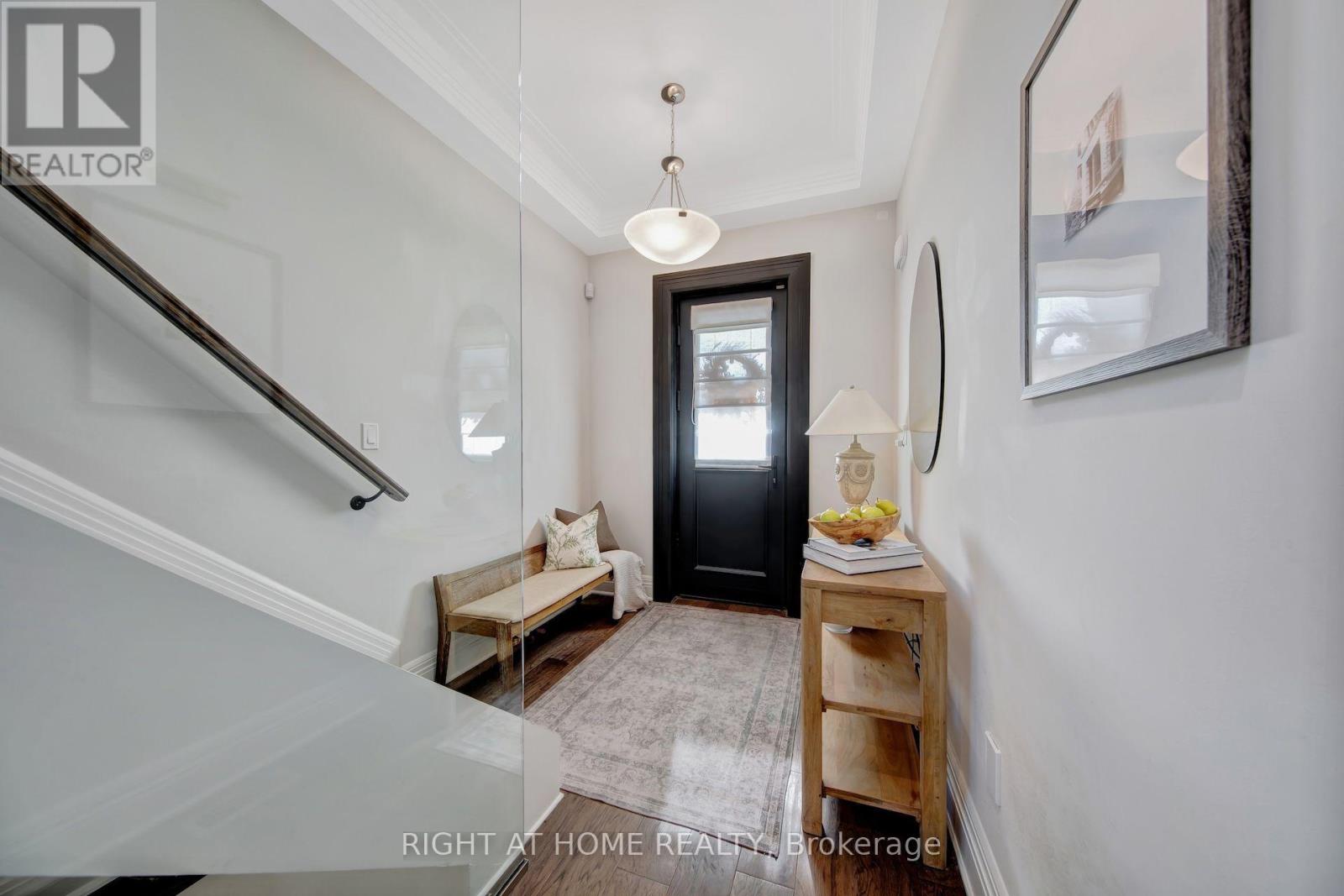 1017 Lorne Park Road, Mississauga, Ontario  L5H 2Z9 - Photo 3 - W14034756