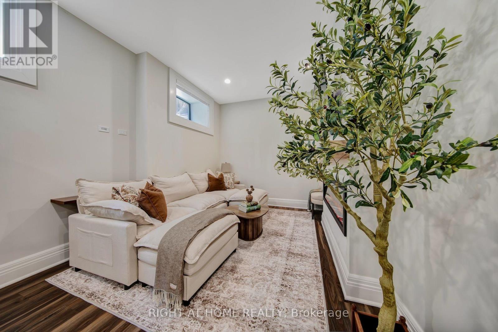 1017 Lorne Park Road, Mississauga, Ontario  L5H 2Z9 - Photo 44 - W14034756