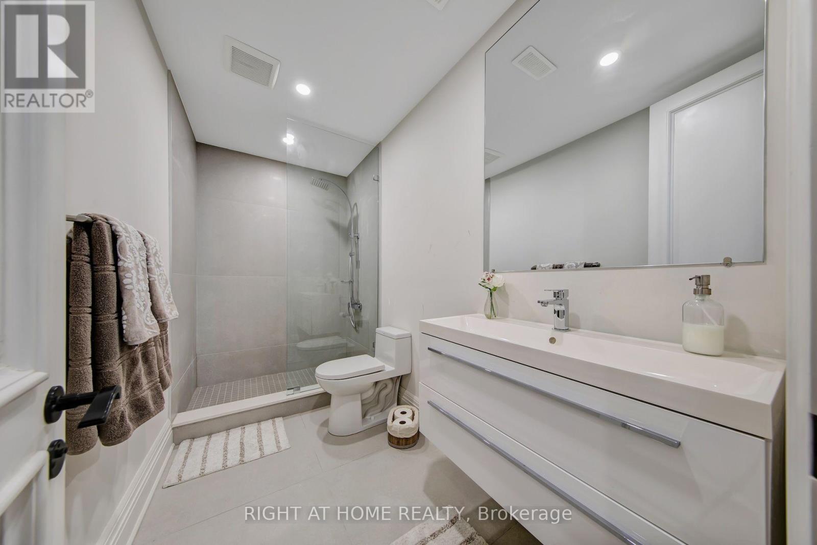1017 Lorne Park Road, Mississauga, Ontario  L5H 2Z9 - Photo 46 - W14034756