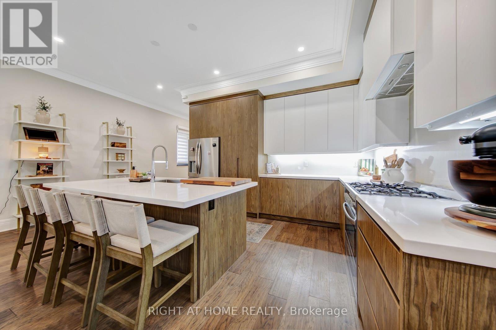 1017 Lorne Park Road, Mississauga, Ontario  L5H 2Z9 - Photo 8 - W14034756
