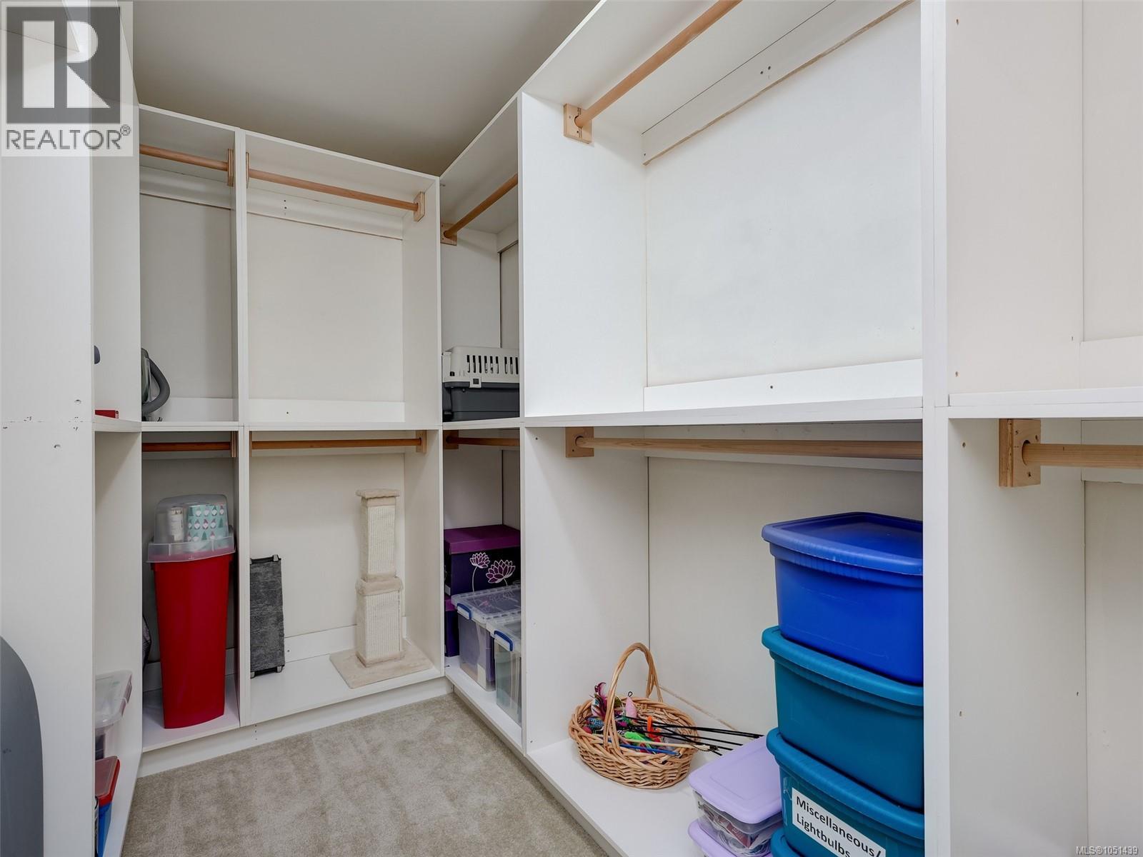 210 1315 Esquimalt Rd