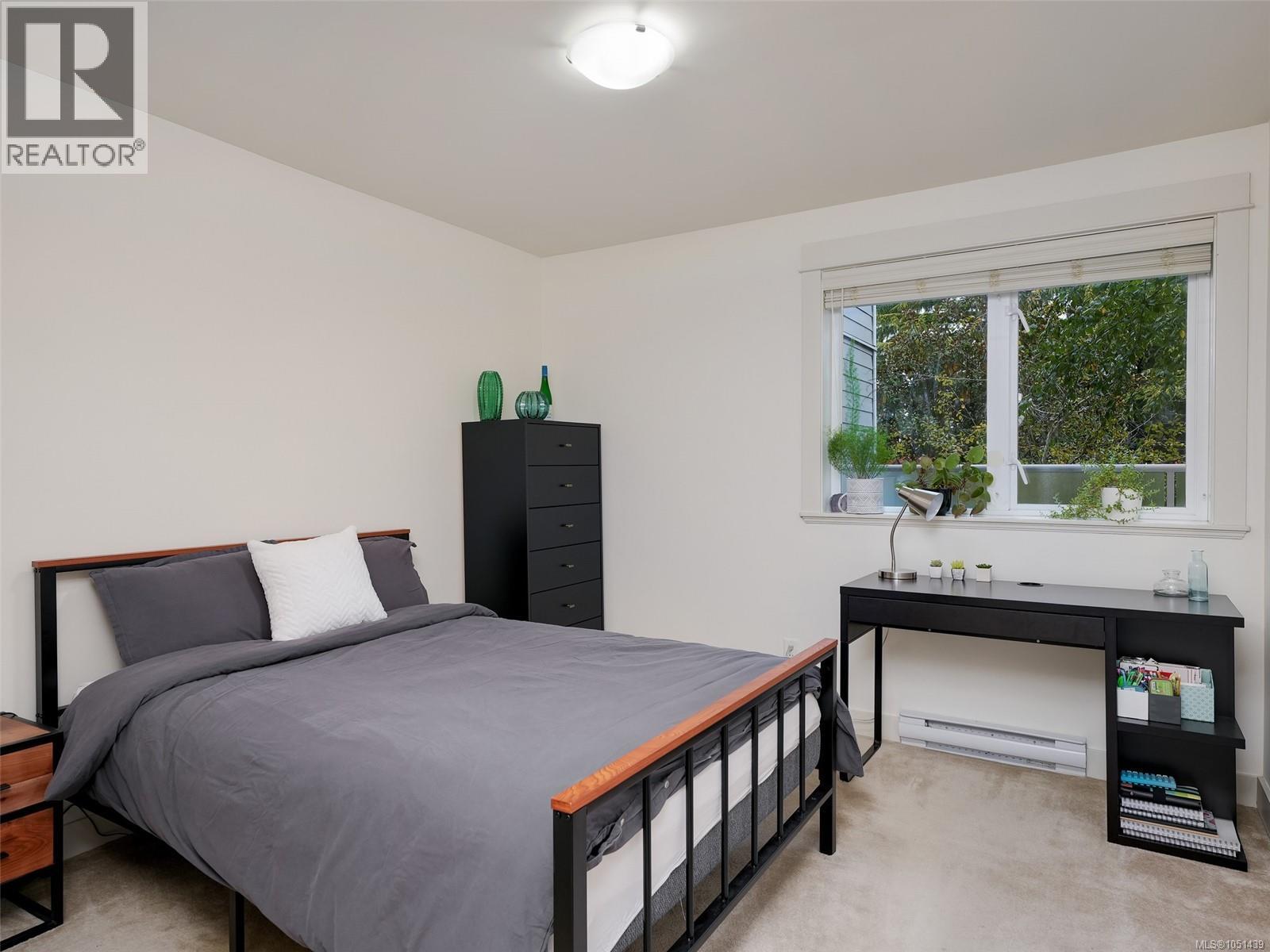 210 1315 Esquimalt Rd