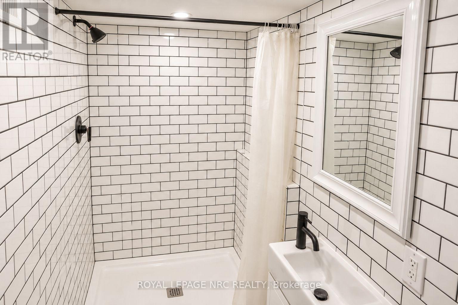 5020 Mcrae Street, Niagara Falls, Ontario  L2E 1P3 - Photo 33 - X13869272