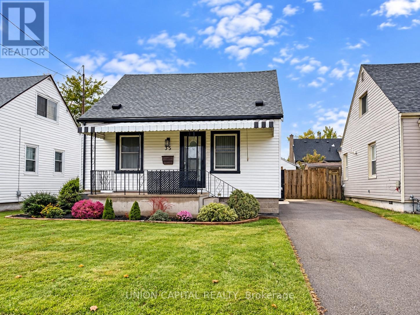 35 NORMANHURST AVENUE, Hamilton, Ontario