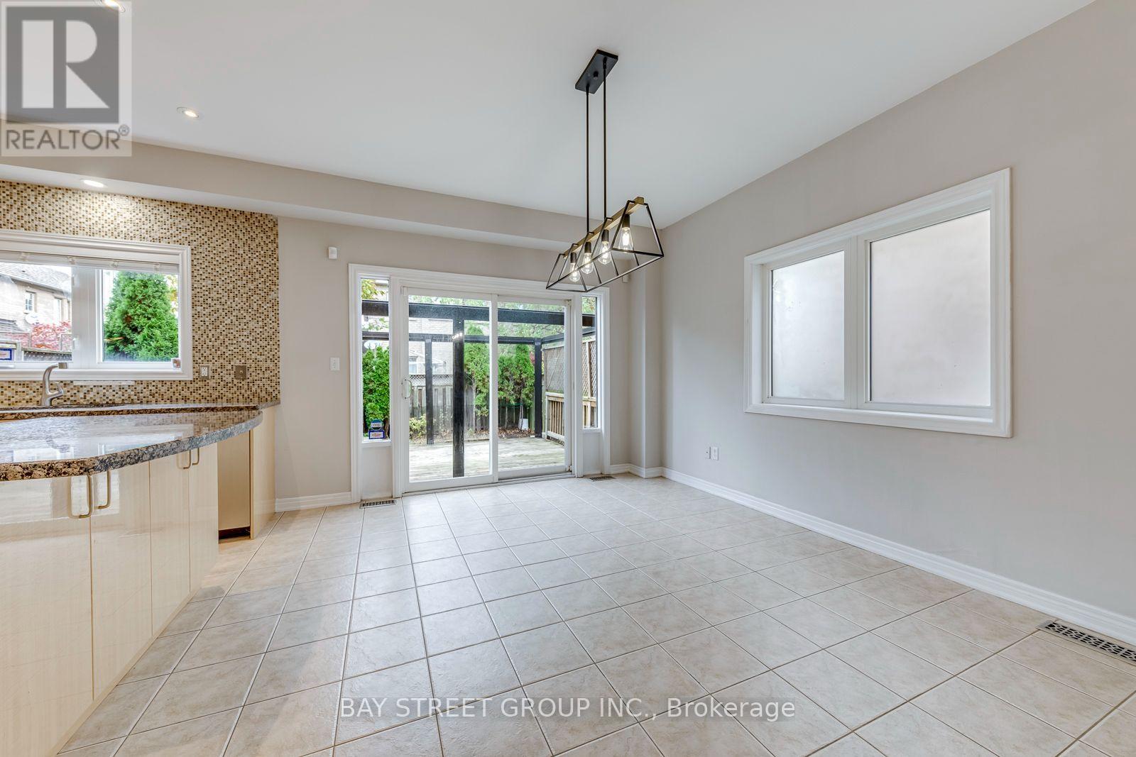 2455 Felhaber Crescent, Oakville, Ontario  L6H 7N8 - Photo 13 - W14034798