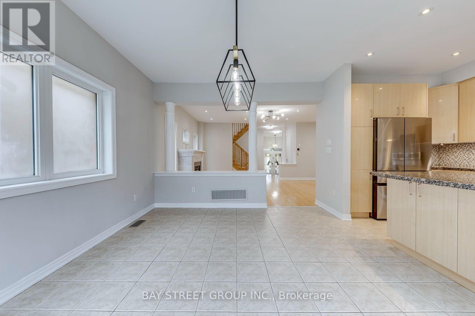 2455 Felhaber Crescent, Oakville, Ontario  L6H 7N8 - Photo 16 - W14034798