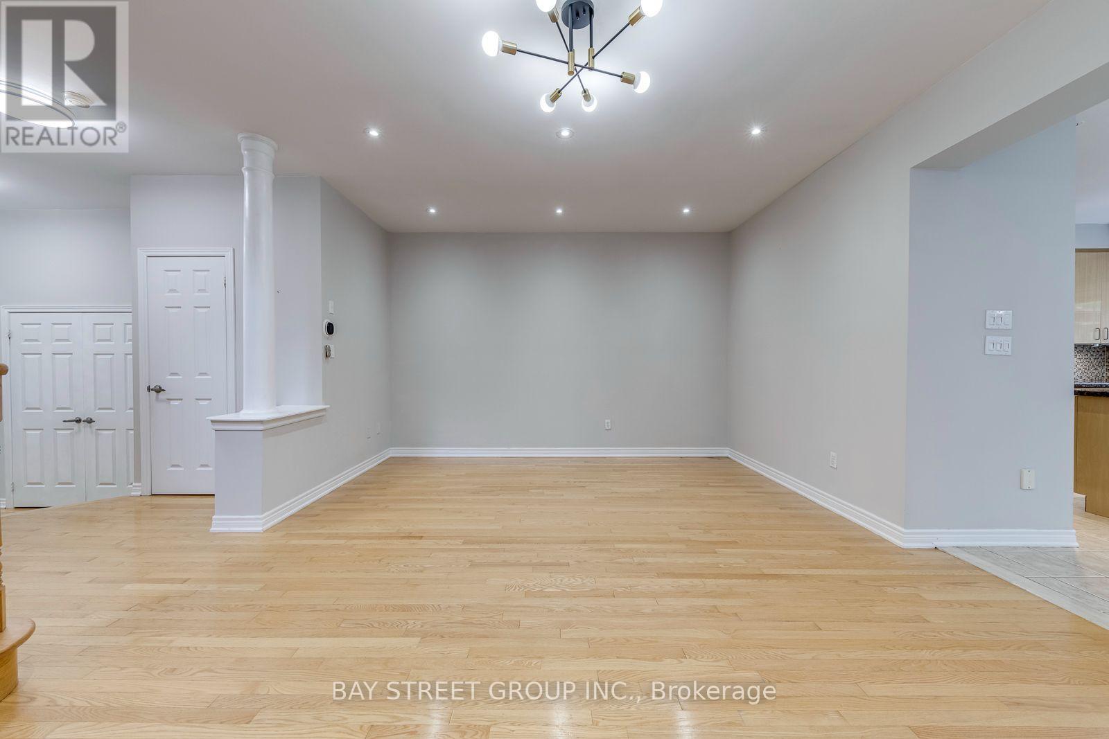 2455 Felhaber Crescent, Oakville, Ontario  L6H 7N8 - Photo 9 - W14034798