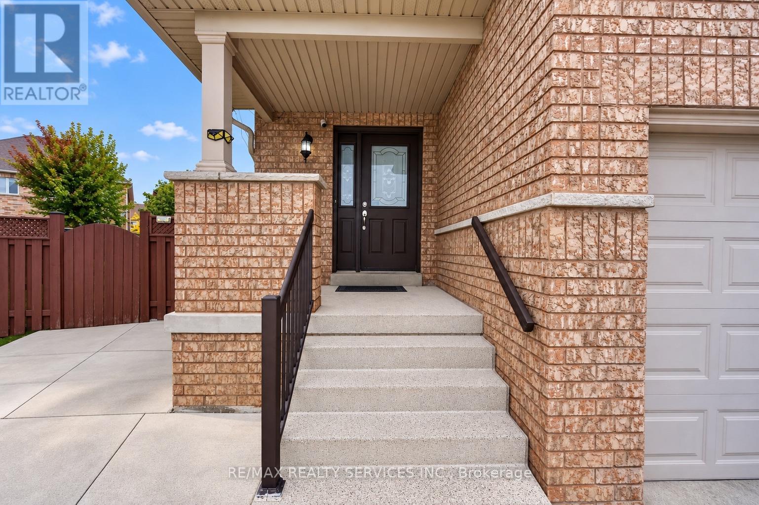 115 Passfield Trail, Brampton, Ontario  L6P 1V1 - Photo 8 - W14034804