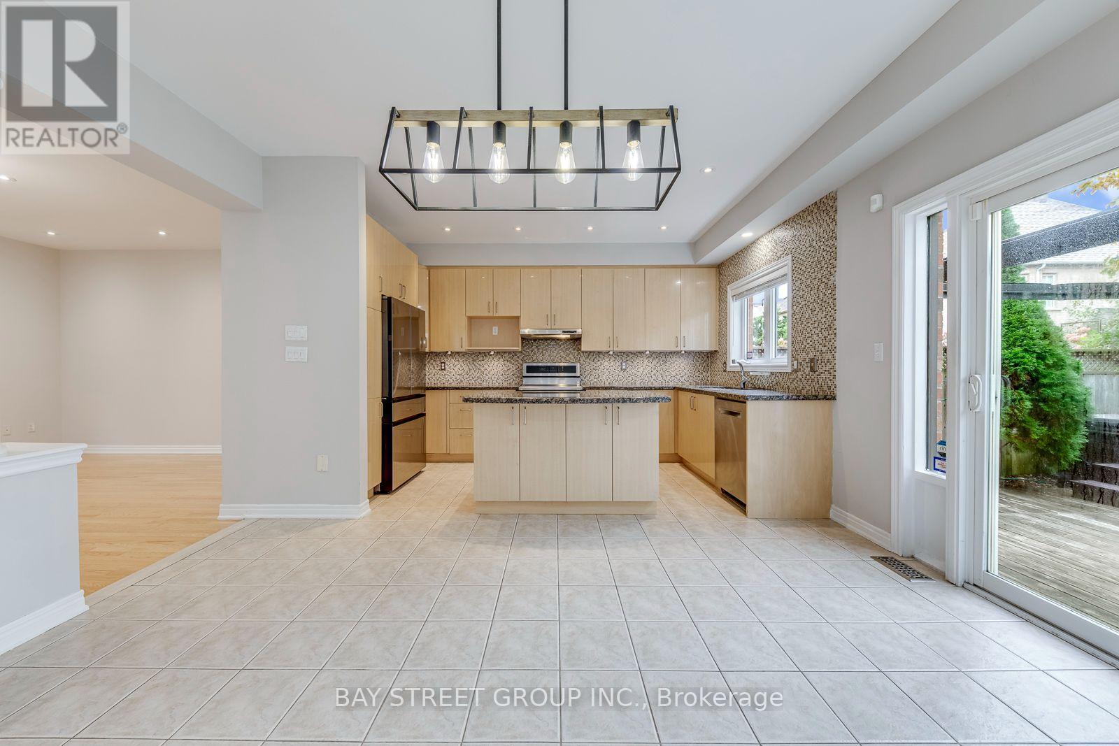 2455 Felhaber Crescent, Oakville, Ontario  L6H 7N8 - Photo 15 - W14034810