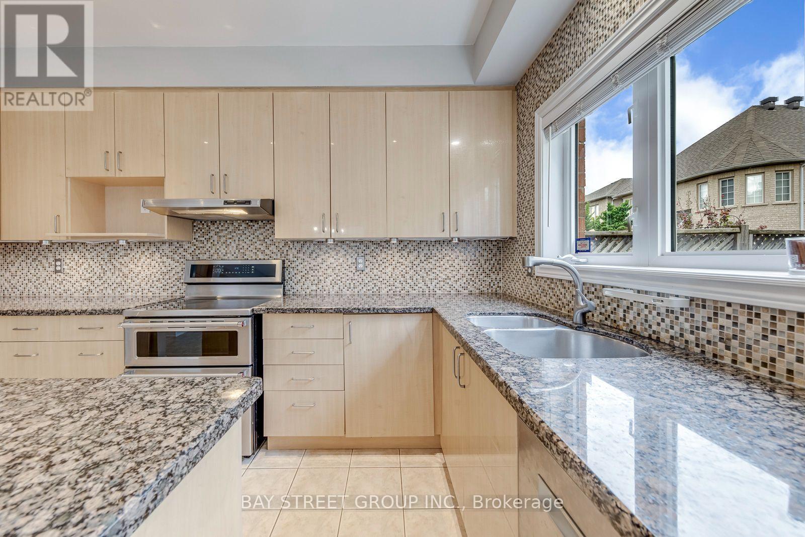 2455 Felhaber Crescent, Oakville, Ontario  L6H 7N8 - Photo 19 - W14034810