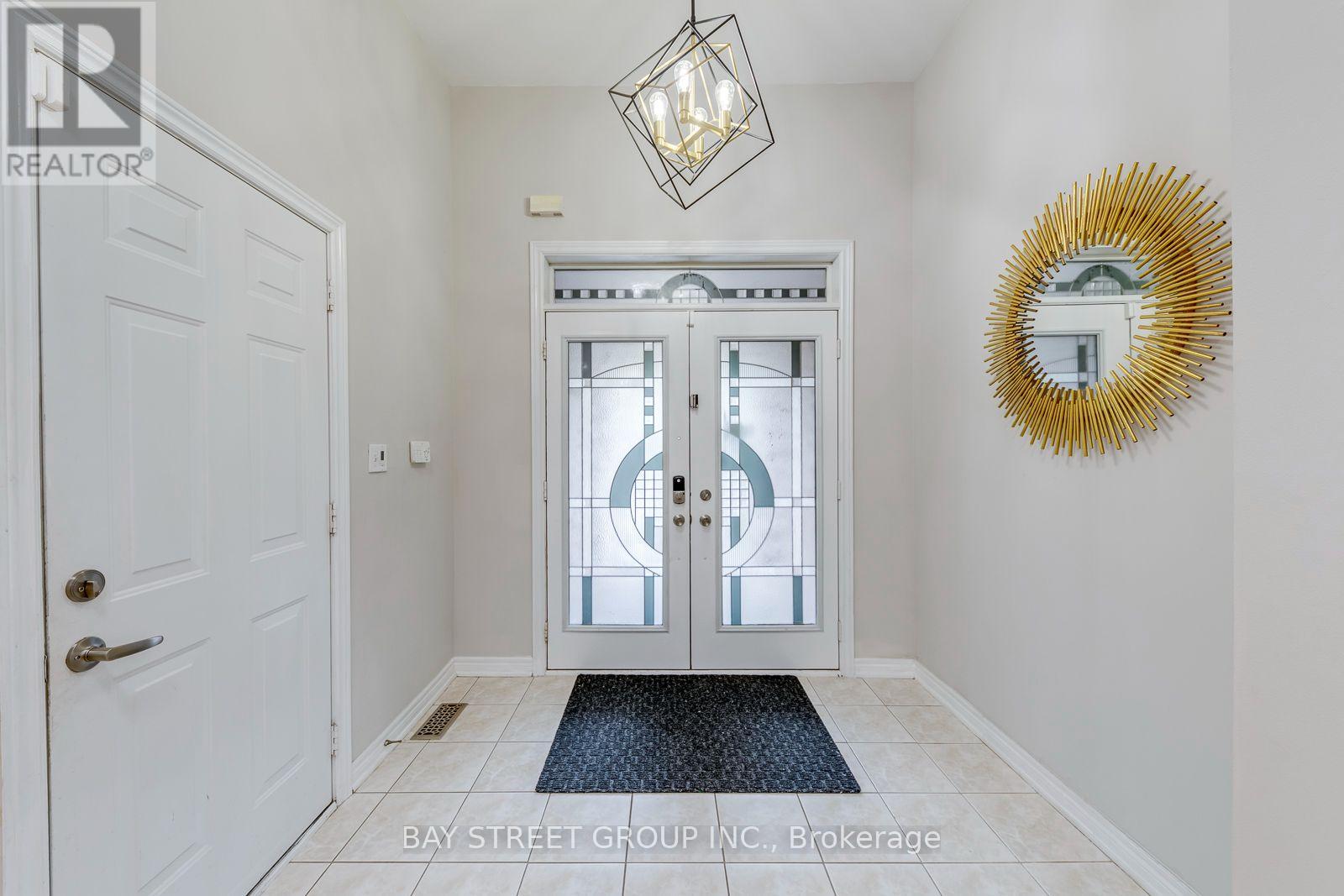2455 Felhaber Crescent, Oakville, Ontario  L6H 7N8 - Photo 4 - W14034810