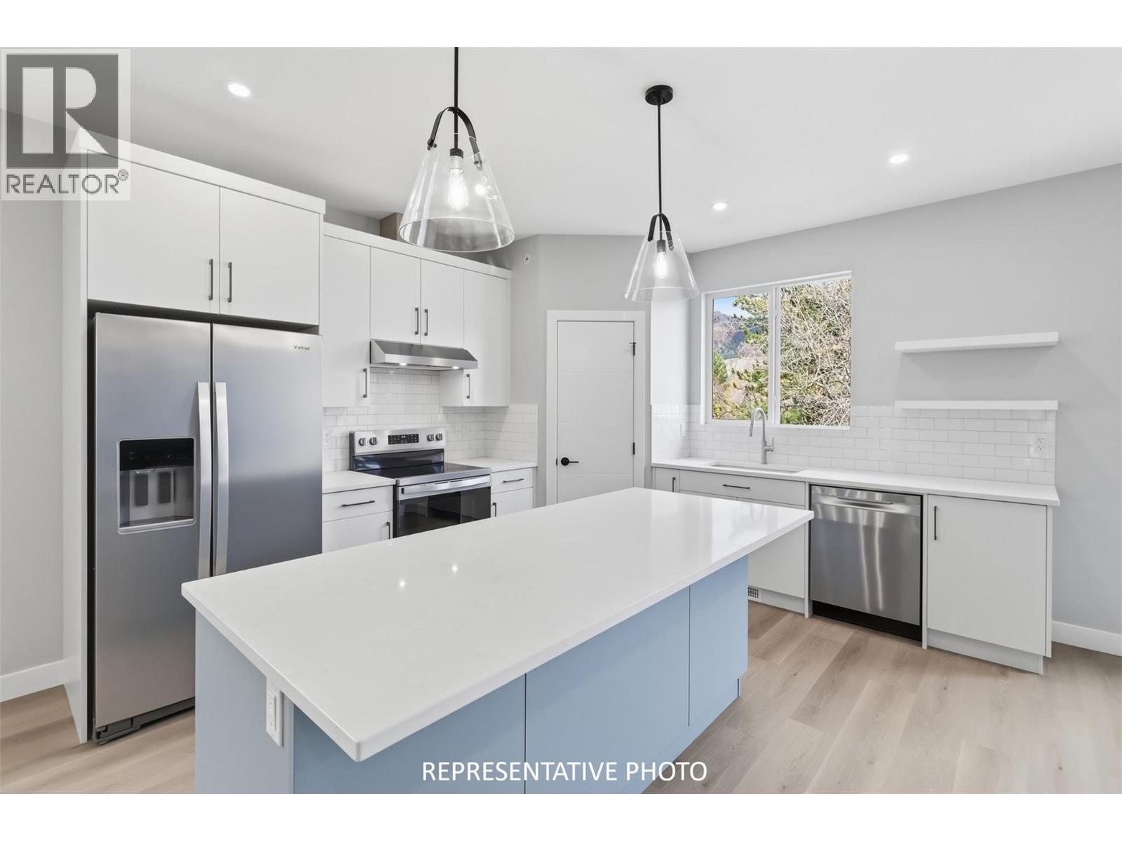 5878 Dallas Drive, Kamloops, British Columbia  V2C 4X2 - Photo 4 - 10403632