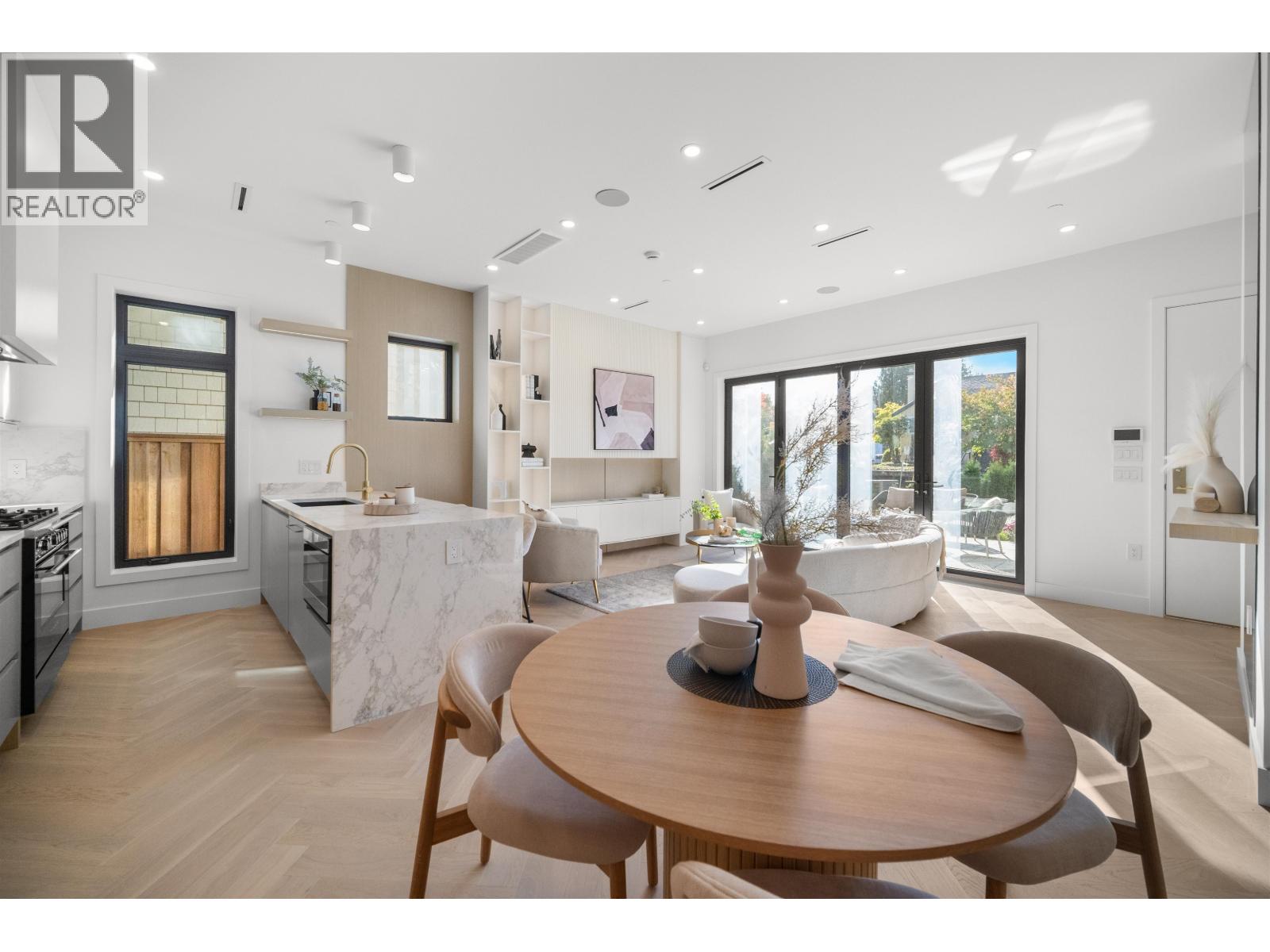 411 W 19th Avenue, Vancouver, British Columbia  V5Y 2B8 - Photo 4 - R3175565