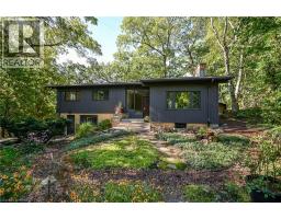 2 HELEN Street, Dundas, Ontario