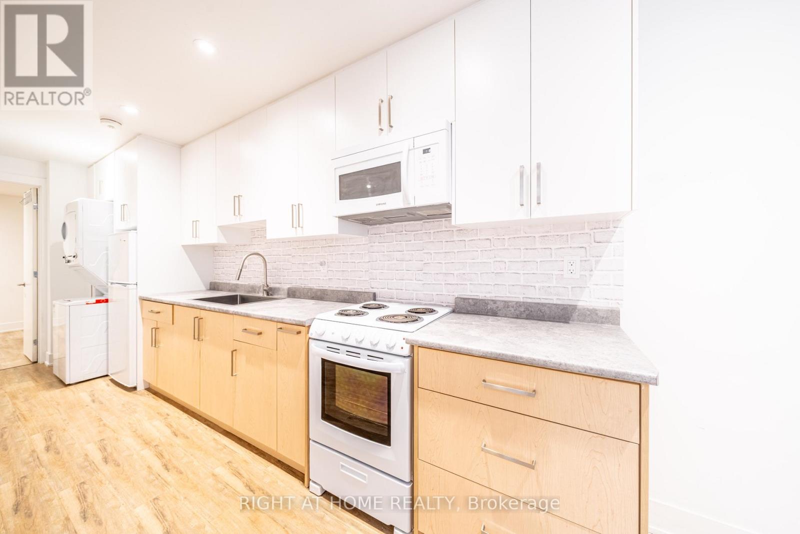 Lower - 49 B East Drive, Toronto, Ontario  M6N 2N8 - Photo 6 - W13836368