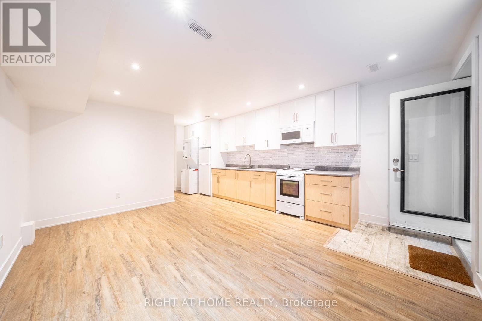 Lower - 49 B East Drive, Toronto, Ontario  M6N 2N8 - Photo 3 - W13836368