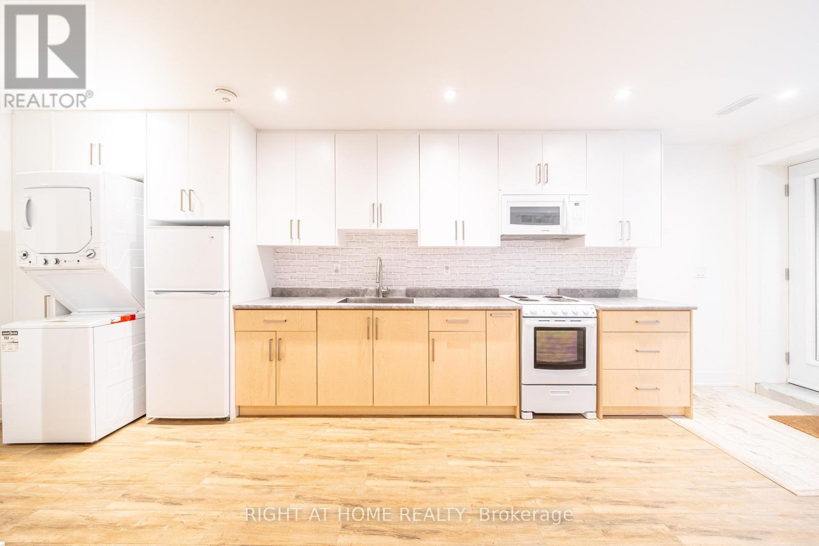 Lower - 49 B East Drive, Toronto, Ontario  M6N 2N8 - Photo 5 - W13836368