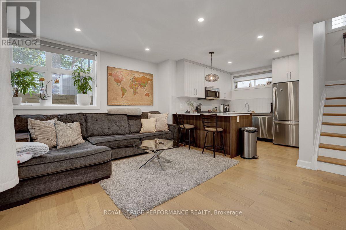 D - 415 Tweedsmuir Avenue, Ottawa, Ontario K1Z 5N6 - Photo 4 - X14079736