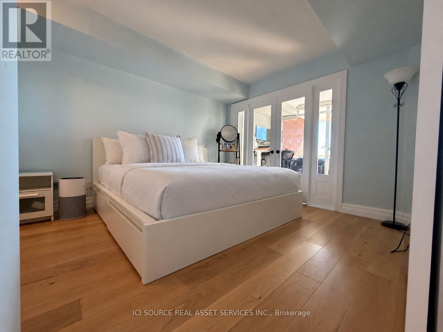 812 - 550 Queens Quay W, Toronto, Ontario  M5V 3M8 - Photo 2 - C14079748