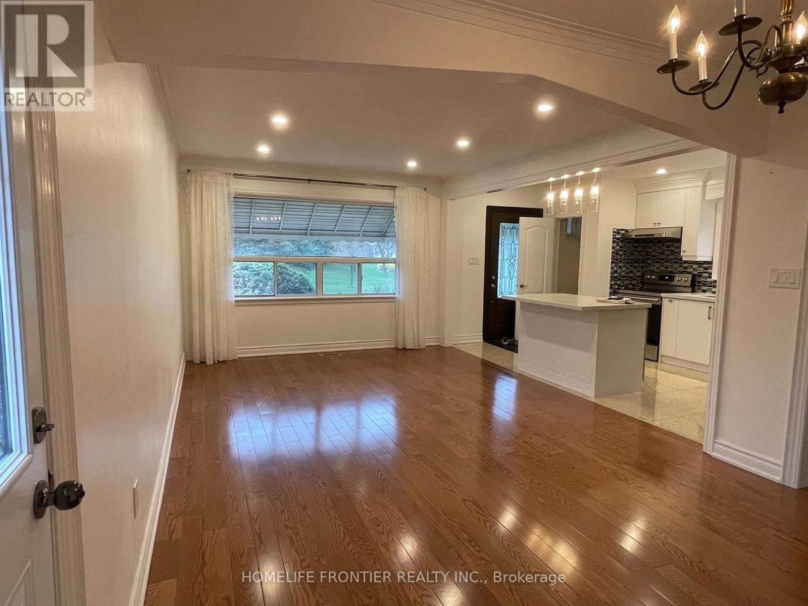 Upper - 10 Edge Park Avenue, Toronto, Ontario  M1L 2E5 - Photo 3 - E14034828