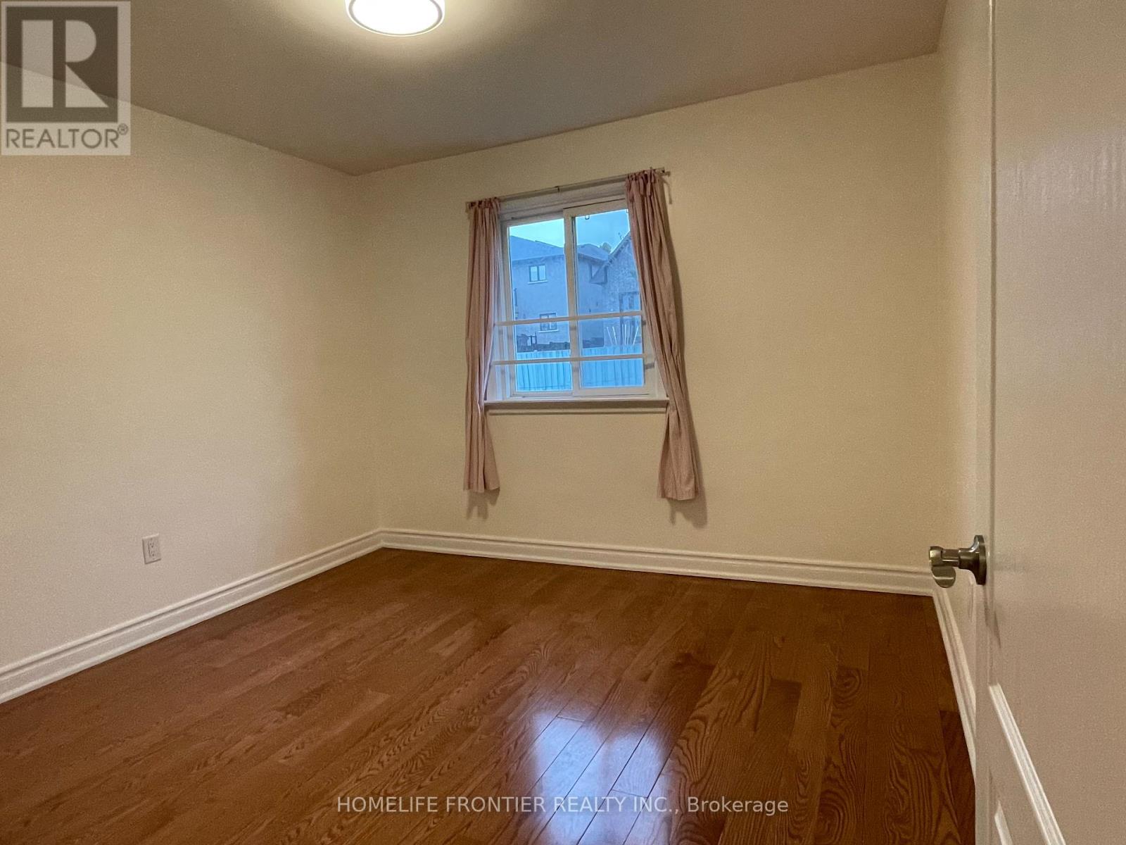 Upper - 10 Edge Park Avenue, Toronto, Ontario  M1L 2E5 - Photo 6 - E14034828