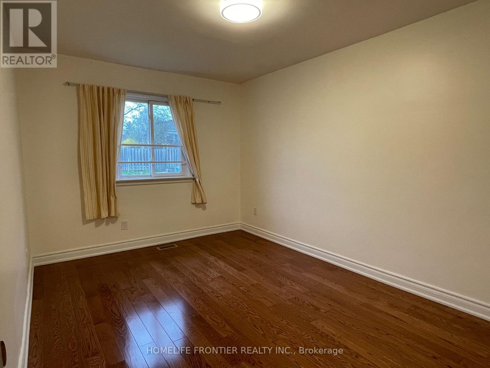 Upper - 10 Edge Park Avenue, Toronto, Ontario  M1L 2E5 - Photo 8 - E14034828