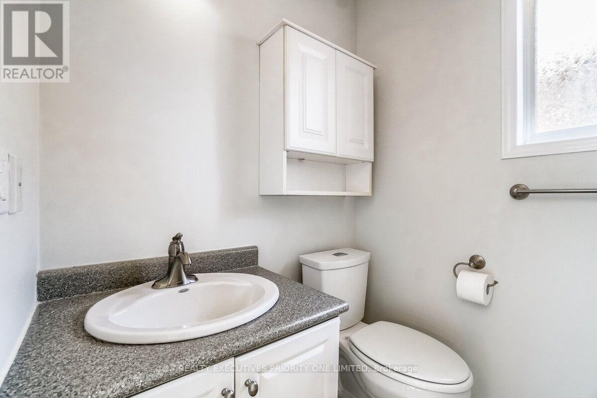 17 Drake Drive, Barrie (Painswick South), Ontario  L4N 8W3 - Photo 19 - S14079718
