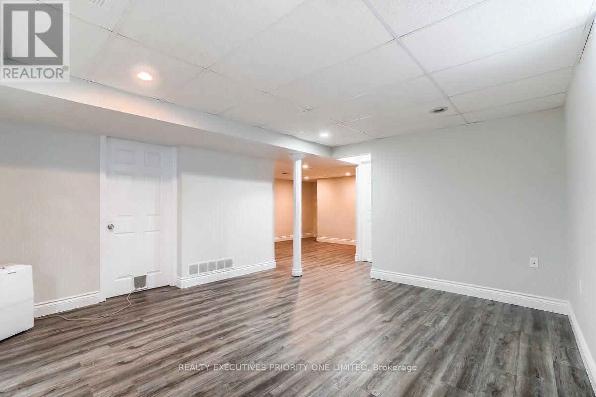 17 Drake Drive, Barrie (Painswick South), Ontario  L4N 8W3 - Photo 32 - S14079718