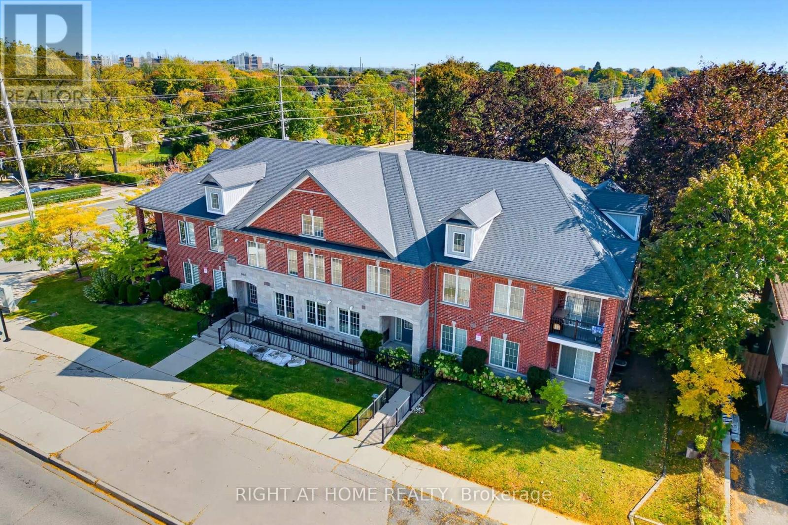 960 Bloor Street, Mississauga, Ontario  L4Y 2N1 - Photo 1 - W14036384