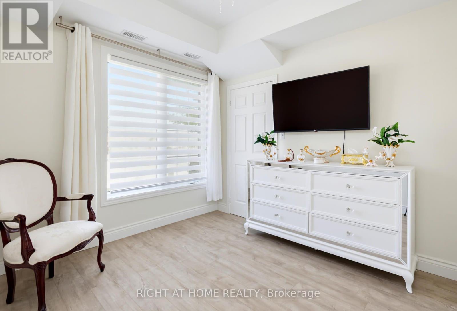 960 Bloor Street, Mississauga, Ontario  L4Y 2N1 - Photo 17 - W14036384