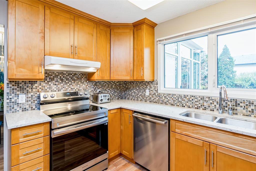 130 Whitley Drive, Winnipeg, Manitoba  R2N 1E7 - Photo 5 - 202625762