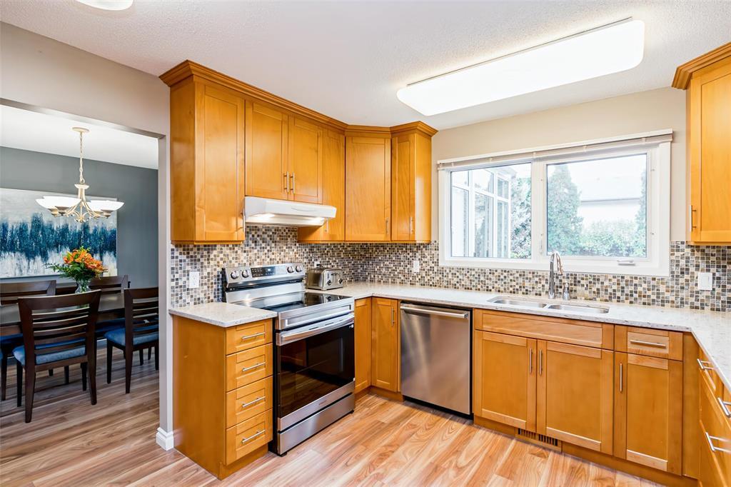 130 Whitley Drive, Winnipeg, Manitoba  R2N 1E7 - Photo 3 - 202625762