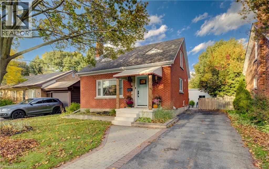 36 CRESTWOOD Avenue, Kitchener, Ontario