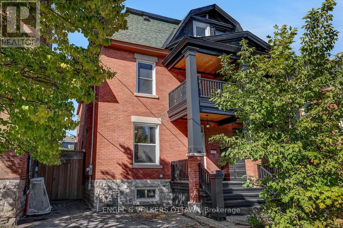 217 Florence Street E, Ottawa, Ontario K1R 5N5 - Photo 2 - X14079794